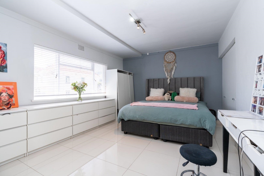 2 Bedroom Property for Sale in Sea Point Western Cape